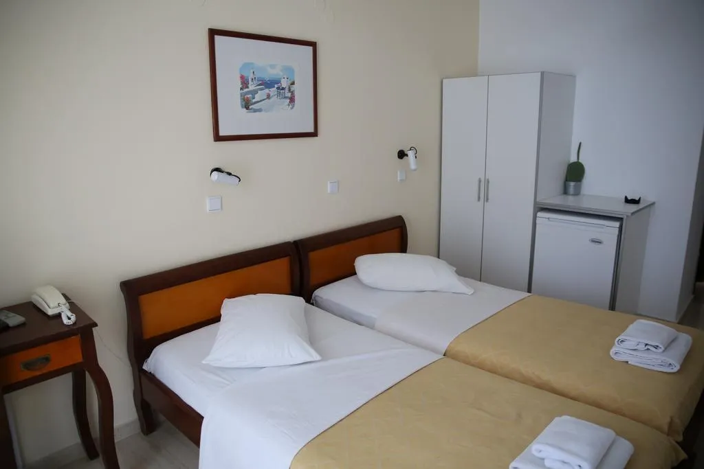 DOUBLE STANDARD Room, New Haroula, Santorini