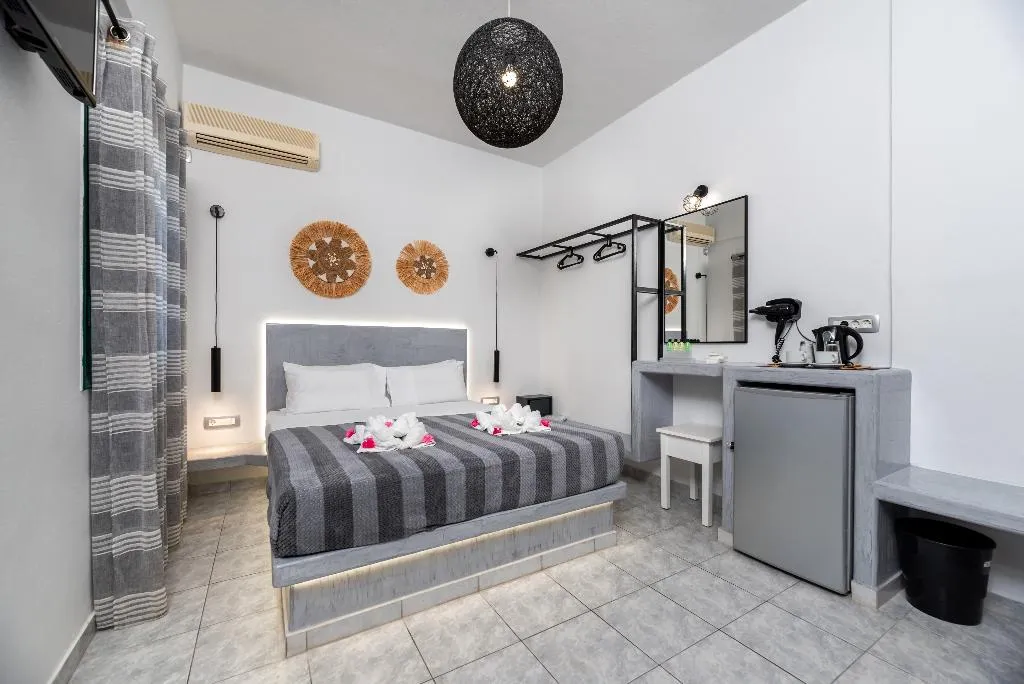 Double or Twin ECONOMY Room, Villa Anemomilos Perissa, Santorini