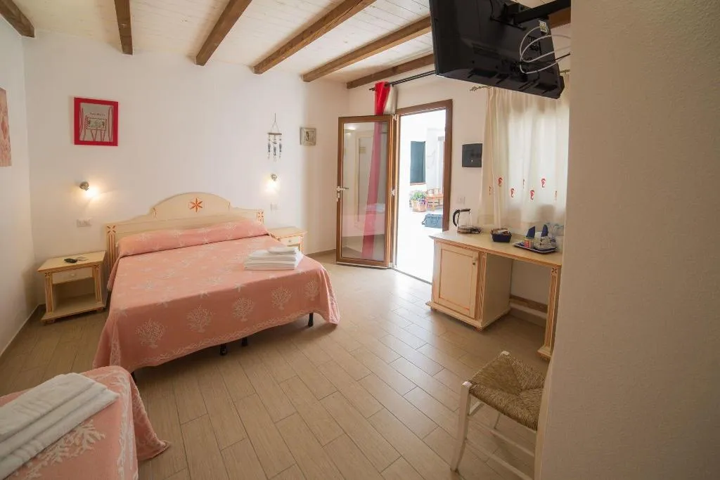 Room, Domus Olbia Inn, Olbia