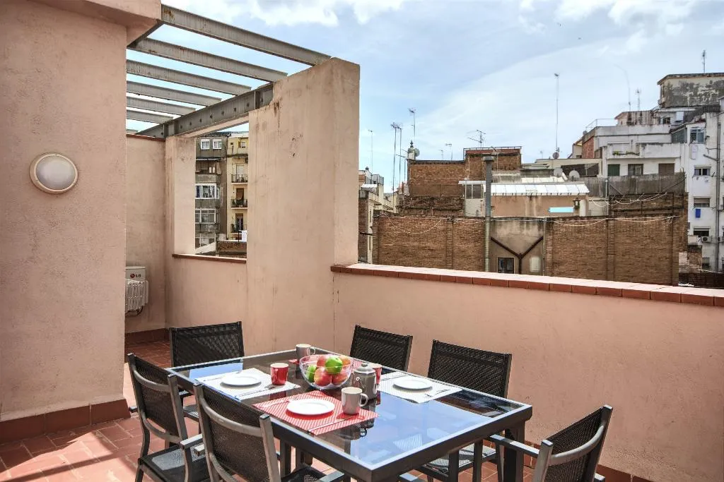 APARTMENT CAPACITY 5 ONE BEDROOM Room, Pierre & Vacances Barcelona Sants, Barcelona