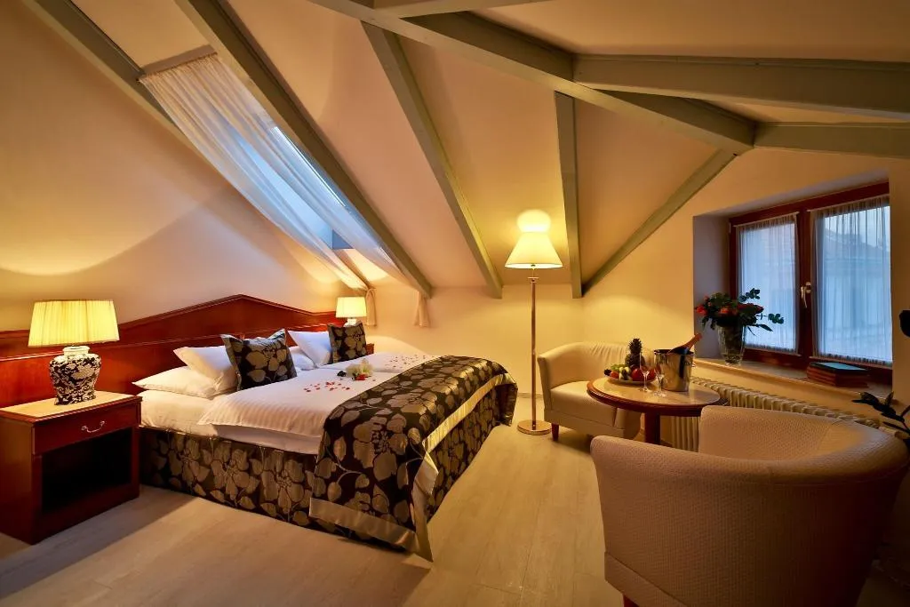 SUITE KING SIZE BED Room, Carlton Hotel Prague, Prague
