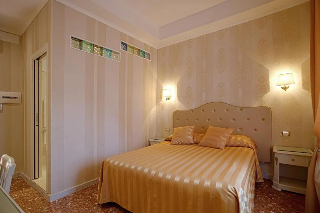 Room, Navona Queen Rooftop, Rome