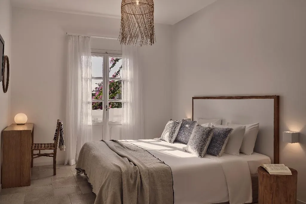 Double or Twin GARDEN VIEW Room, Dionysos sea side resort, Santorini