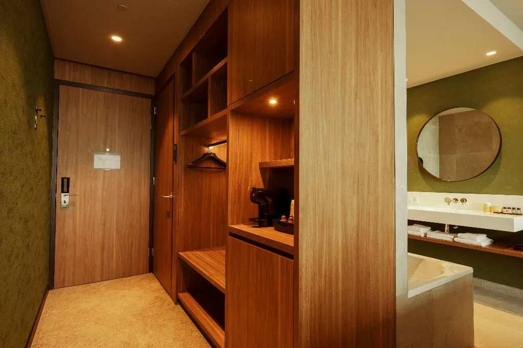 DOUBLE COMFORT Room, Van der Valk Hotel Amsterdam Zuidas, Amsterdam
