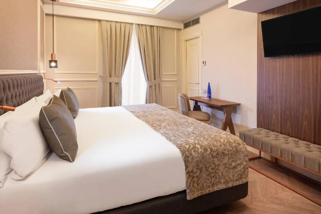 Room, Catalonia las Cortes, Madrid