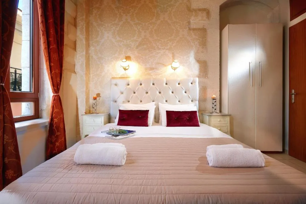 Room, Archontiko - Rethymno Old Town Suites, Crete
