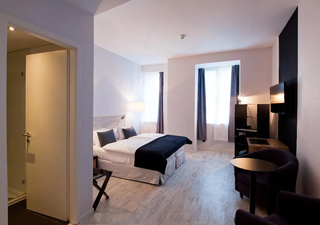 Room, Catalonia Berlin Mitte, Berlin