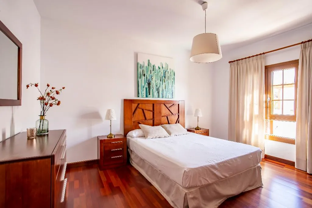 VILLA FOUR BEDROOMS Room, Las Caletas Village, Lanzarote