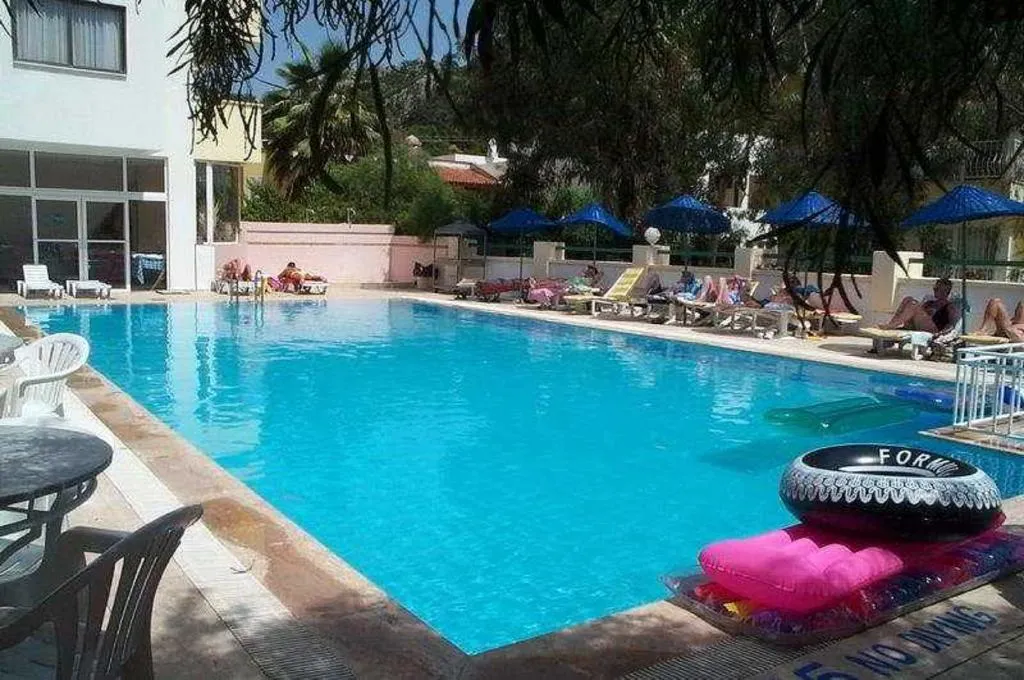Pool, Munamar Park, Dalaman