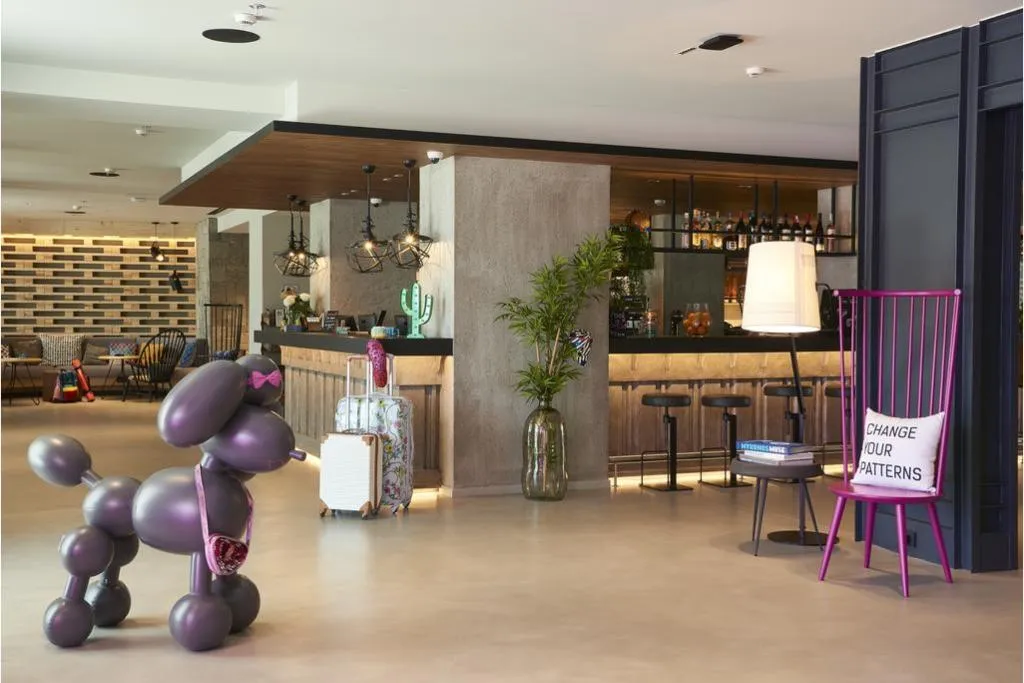 Lobby, Moxy Patra Marina, Athens