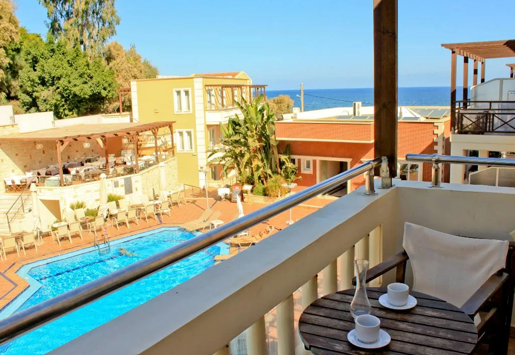STUDIO CAPACITY 3 Room, Porto Kalamaki, Crete