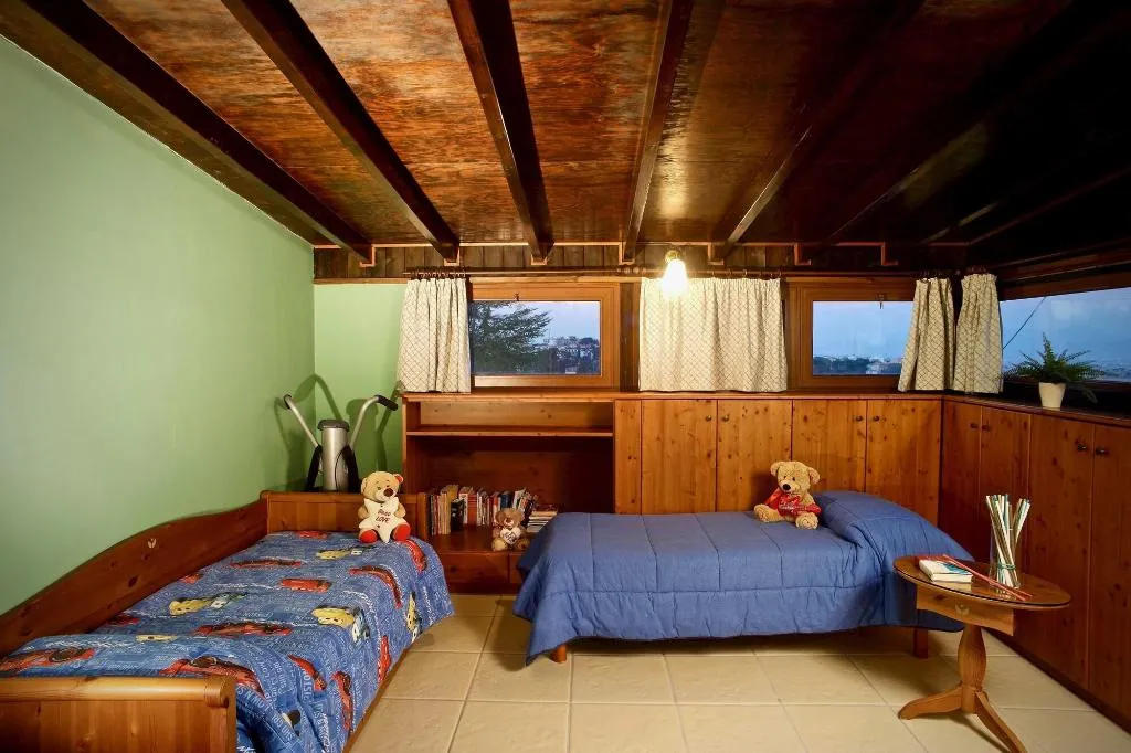 Room, B&b A'Luggetella, Naples