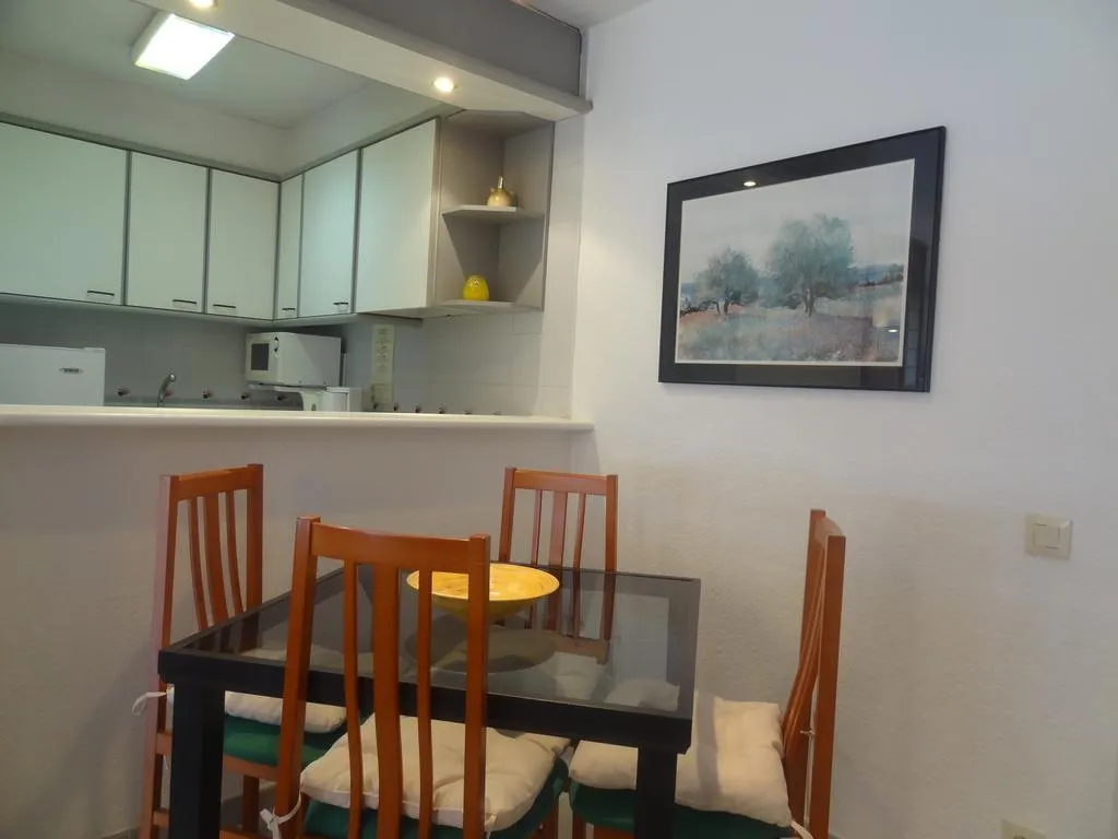 APARTMENT CAPACITY 6 TWO BEDROOMS Room, Blaumar 2D, Costa Brava