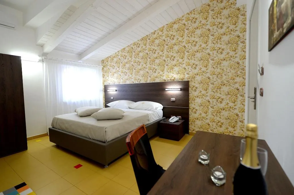 Room, X Hotel, Naples