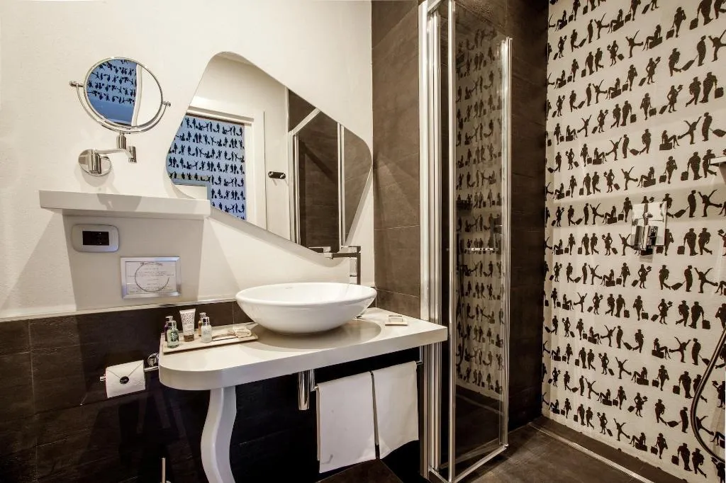 Room, Montenapoleone Suites, Milan