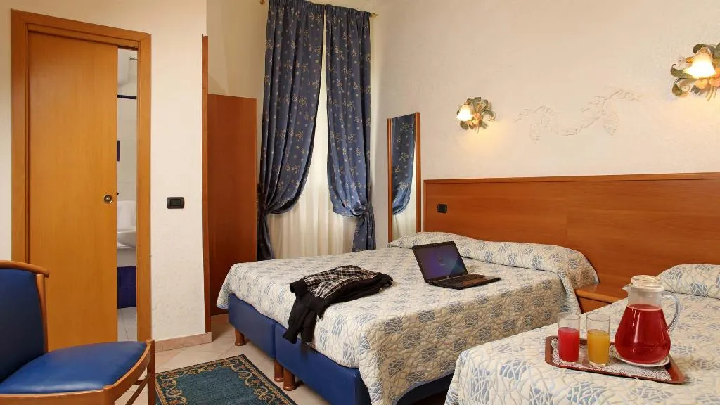 TRIPLE STANDARD Room, Grifo, Rome