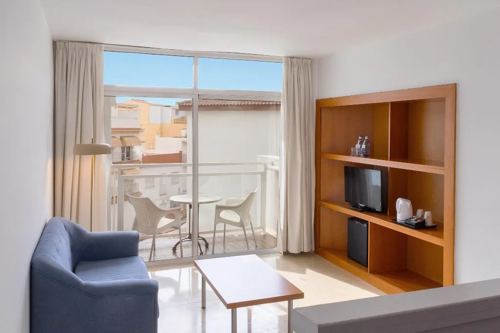 JUNIOR SUITE STANDARD Room, AluaSun Lago Rojo, Costa Del Sol