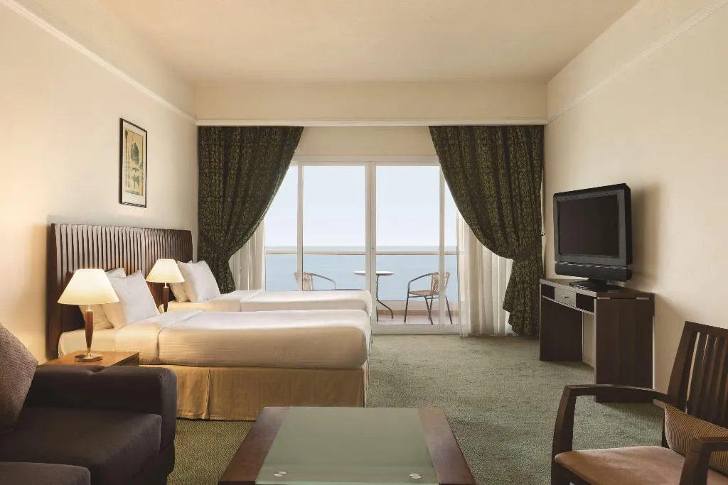 TWIN CITY VIEW Room, Ramada By Wyndham Beach Hotel Ajman, Dubai