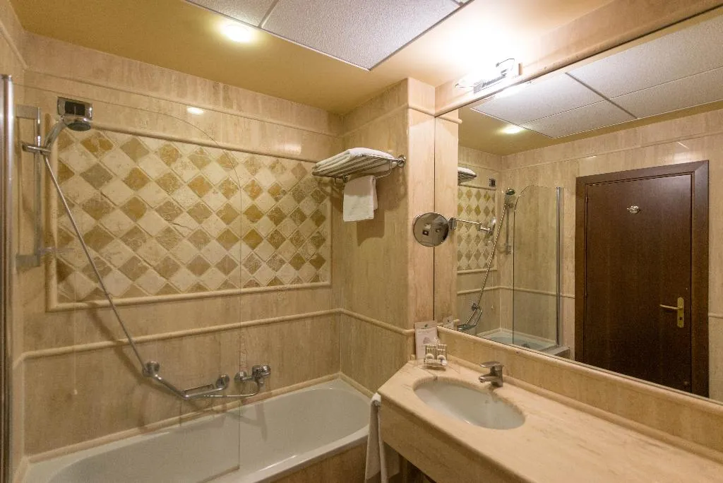 TRIPLE STANDARD Room, Grand Hotel Baia Verde, Catania