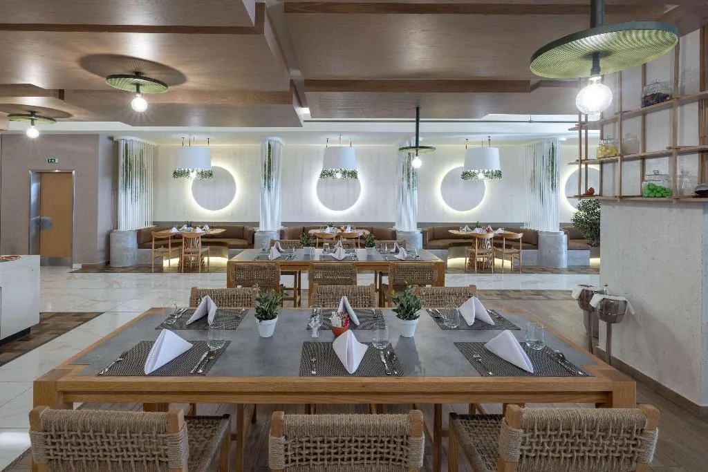 Restaurant, Miraggio Thermal Spa Resort, Halkidiki