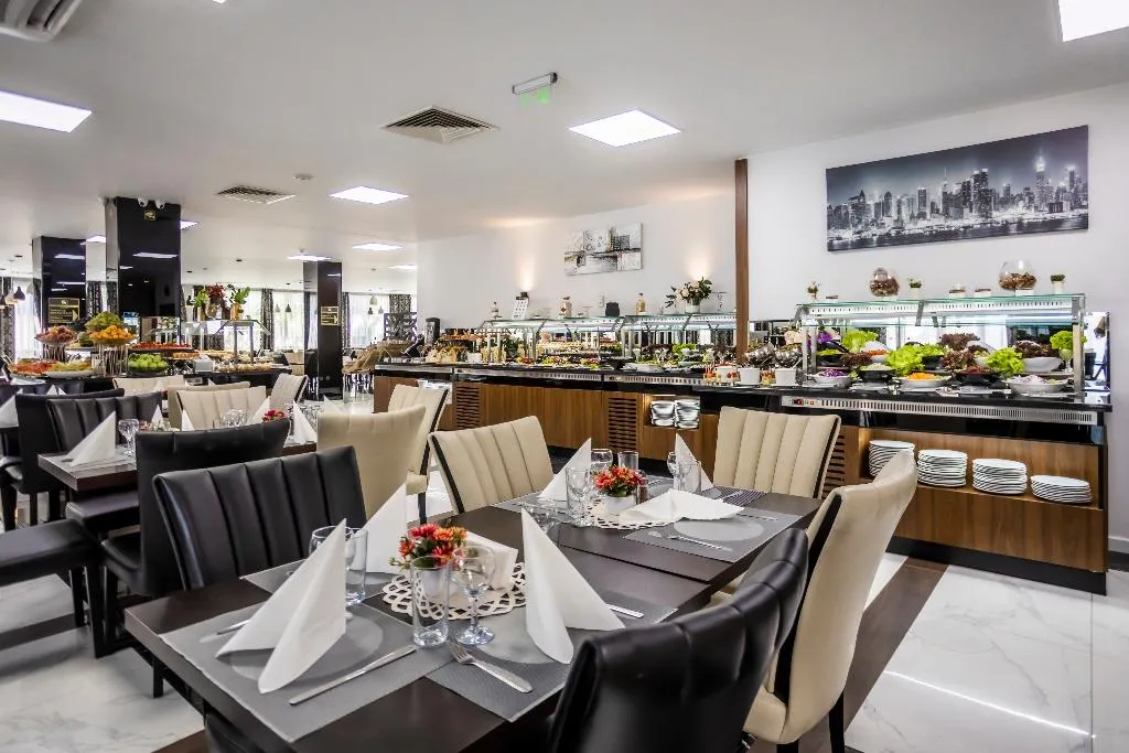 Restaurant, Prestige Deluxe Hotel Aquapark Club, Varna