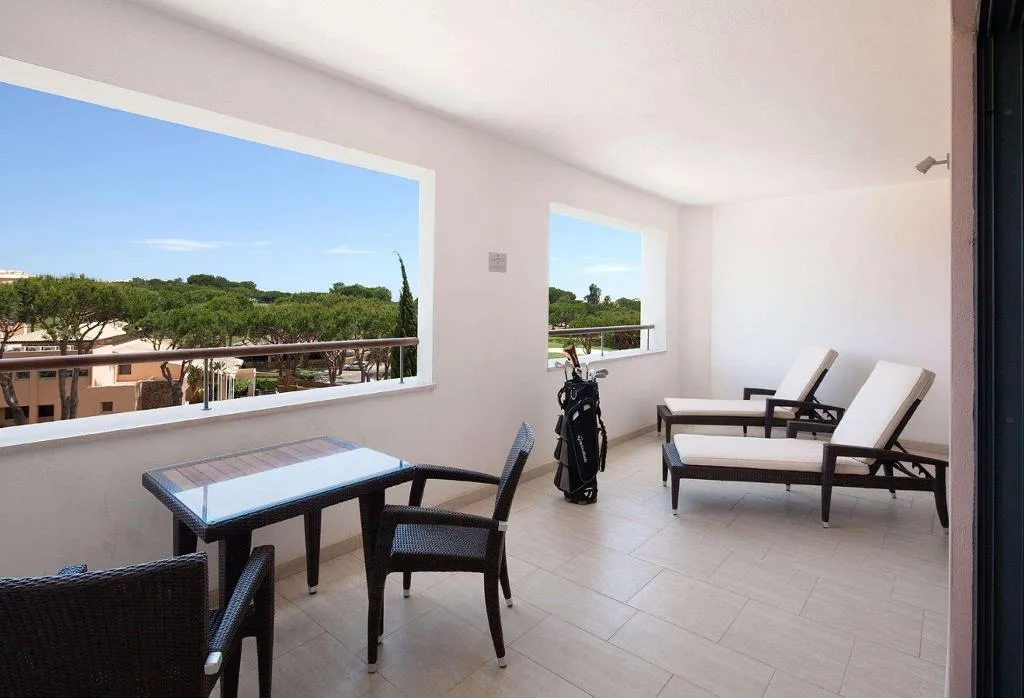 DOUBLE DELUXE Room, Hilton Vilamoura As Cascatas Golf Resort & Spa, Algarve
