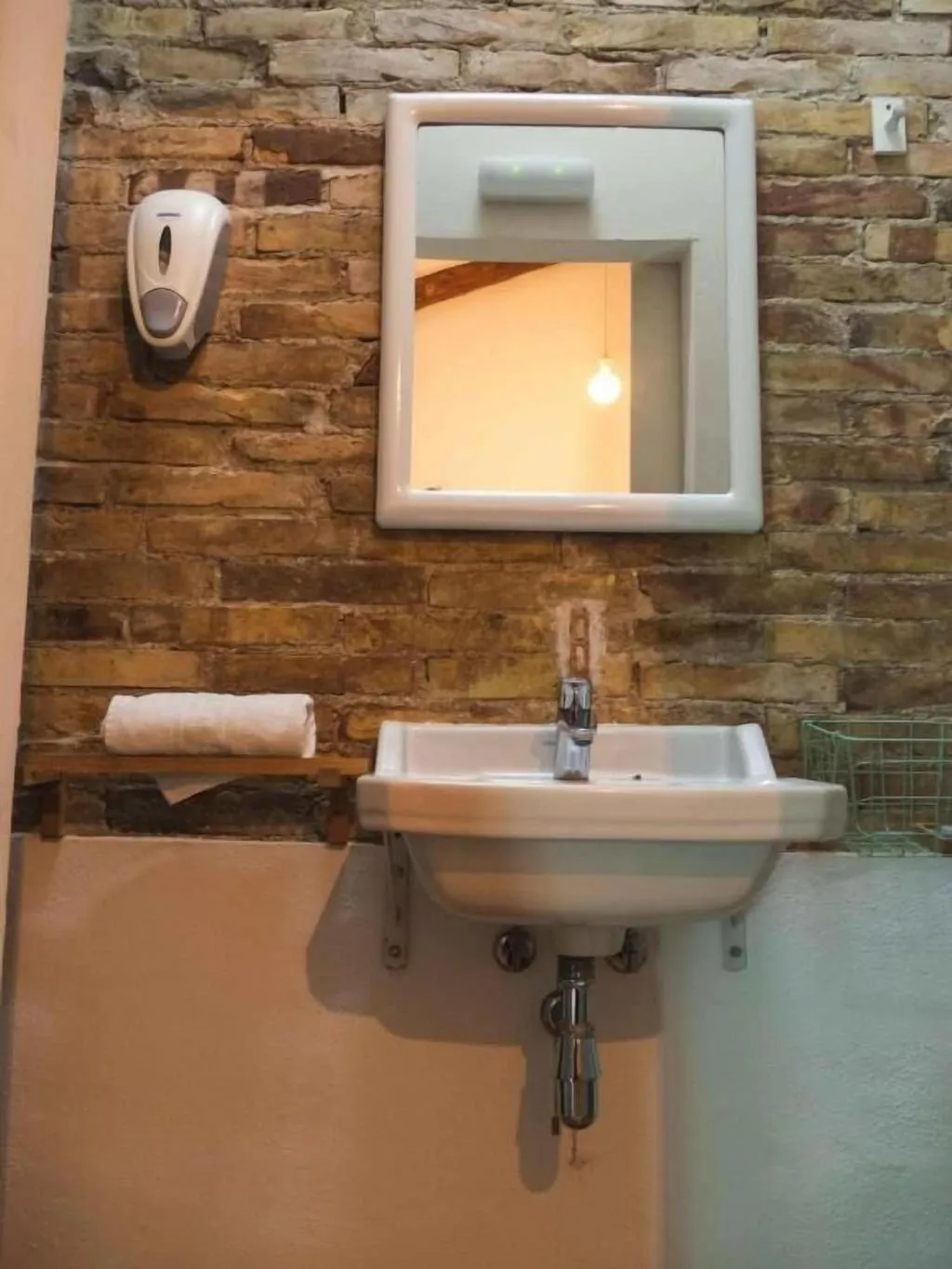 Room, Hostal Cling 43, Costa Dorada