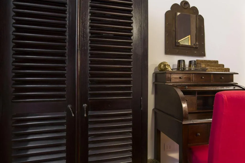 Room, Household - Settembrini 17, Milan