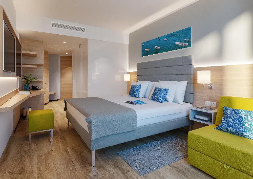 TRIPLE PREMIUM Room, Valamar Parentino Hotel, Istria