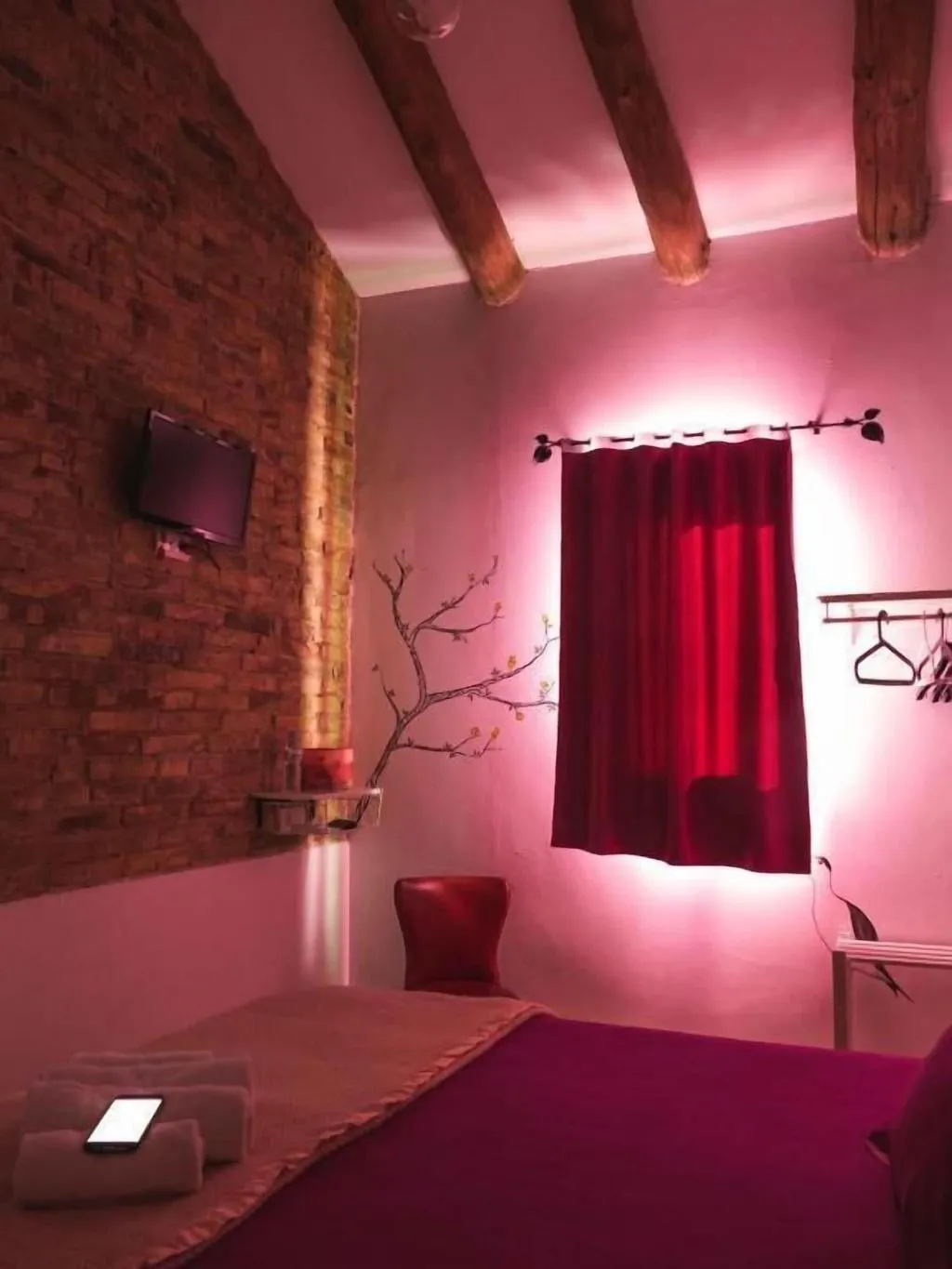 Room, Hostal Cling 43, Costa Dorada