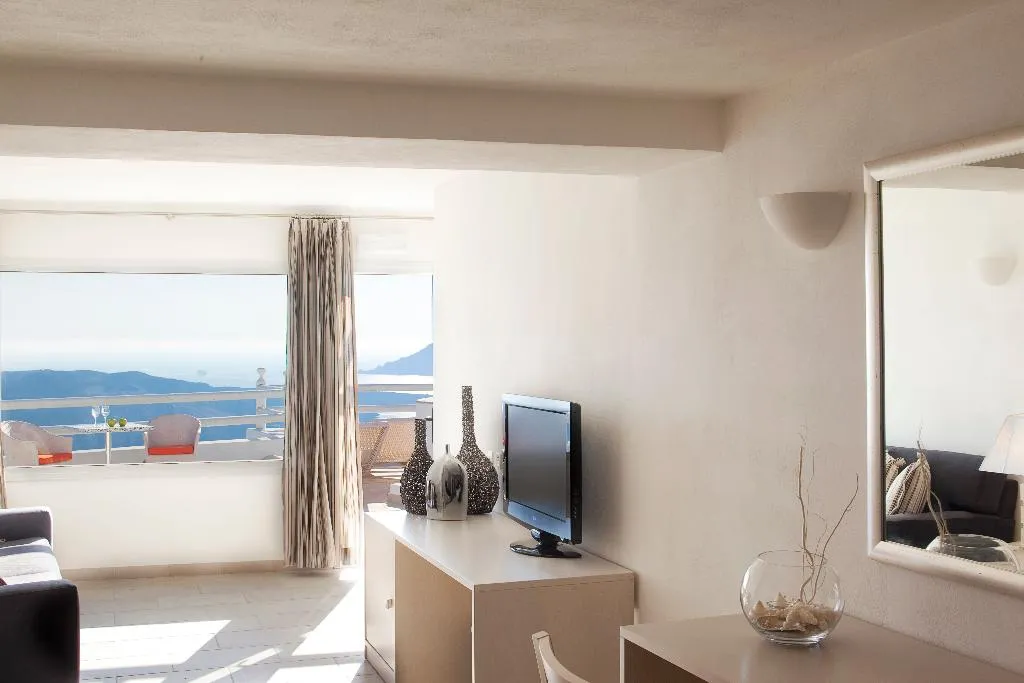 SUITE STANDARD Room, Adamant Suites, Santorini