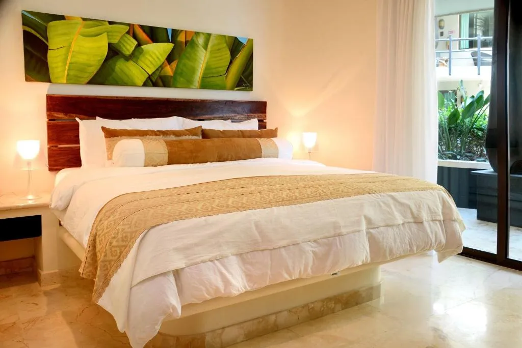 Room PREMIUM OCEAN VIEW Room, El Taj Ocean Front and Beachside Condo Hotel, Playa Del Carmen