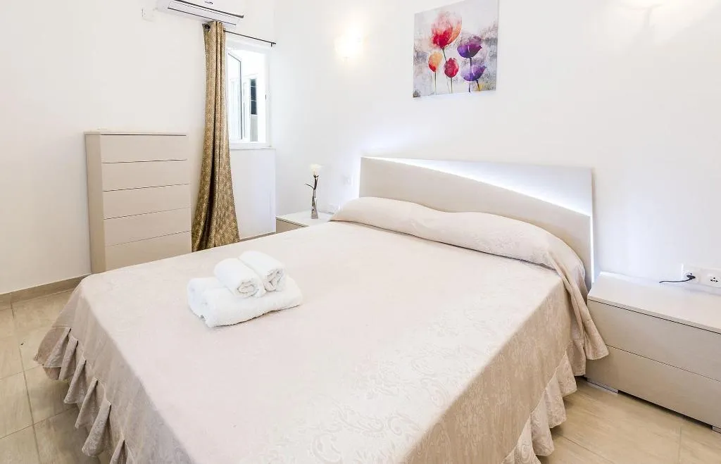 Room, Isola Del Mar Home, Malta