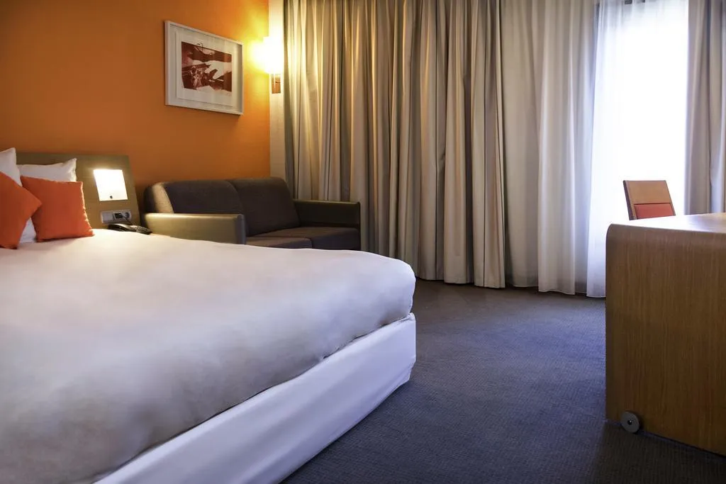 DOUBLE SUPERIOR Room, Novotel Lisboa, Lisbon