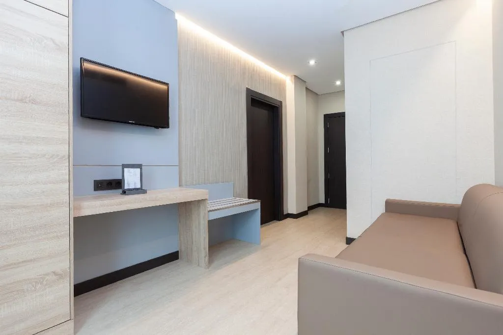 TRIPLE STANDARD Room, Liabeny, Madrid