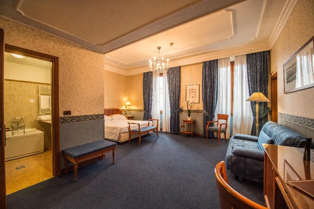 QUADRUPLE DELUXE Room, Strozzi Palace Hotel, Florence