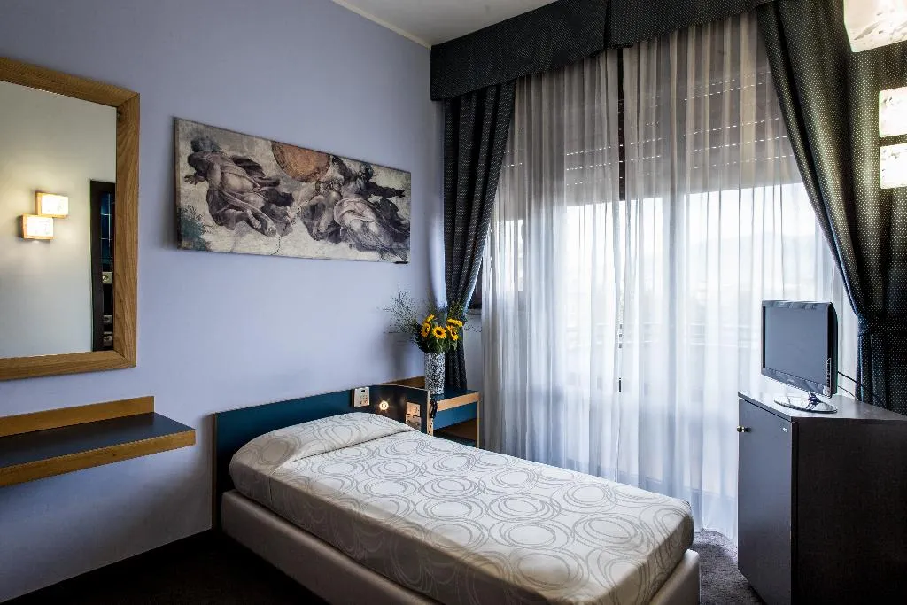 SINGLE STANDARD Room, Mirage, Florence