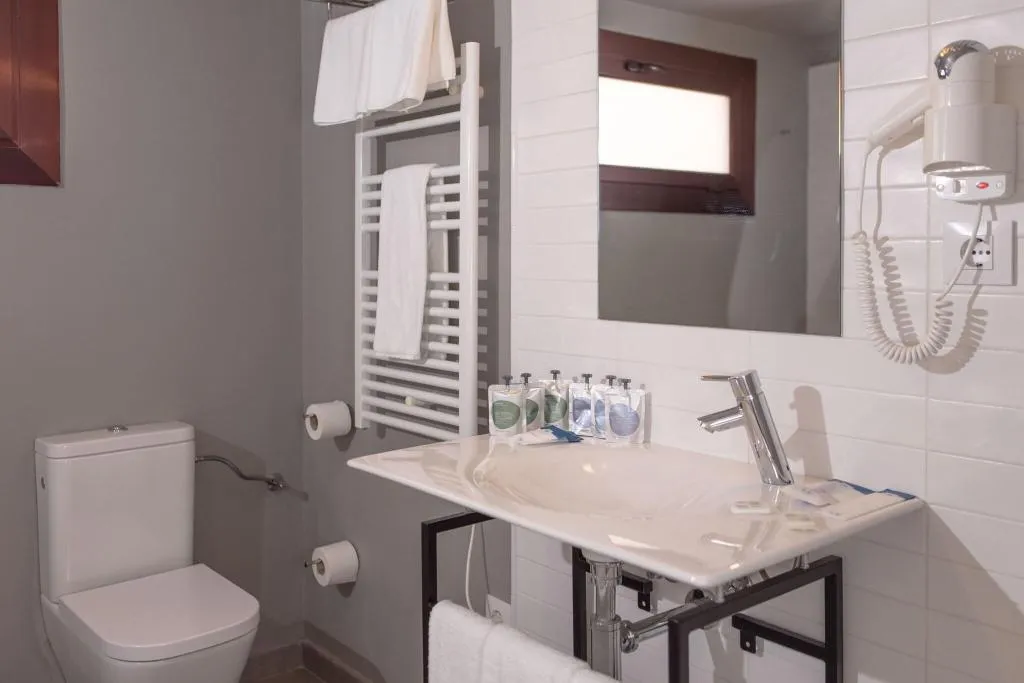 DOUBLE SUPERIOR CAPACITY 2 Room, Hotel Balneario Broquetas, Barcelona