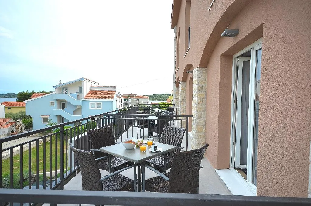 Terrace, Stella Maris, Split