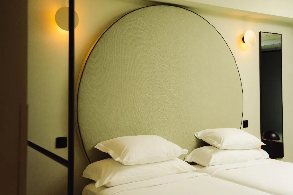 Double or Twin STANDARD Room, Topázio Vibe Beach Hotel & Apartments, Algarve