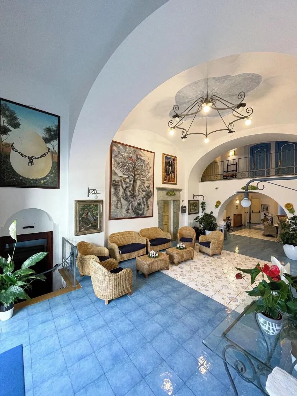 Lobby, Zi Carmela, Naples