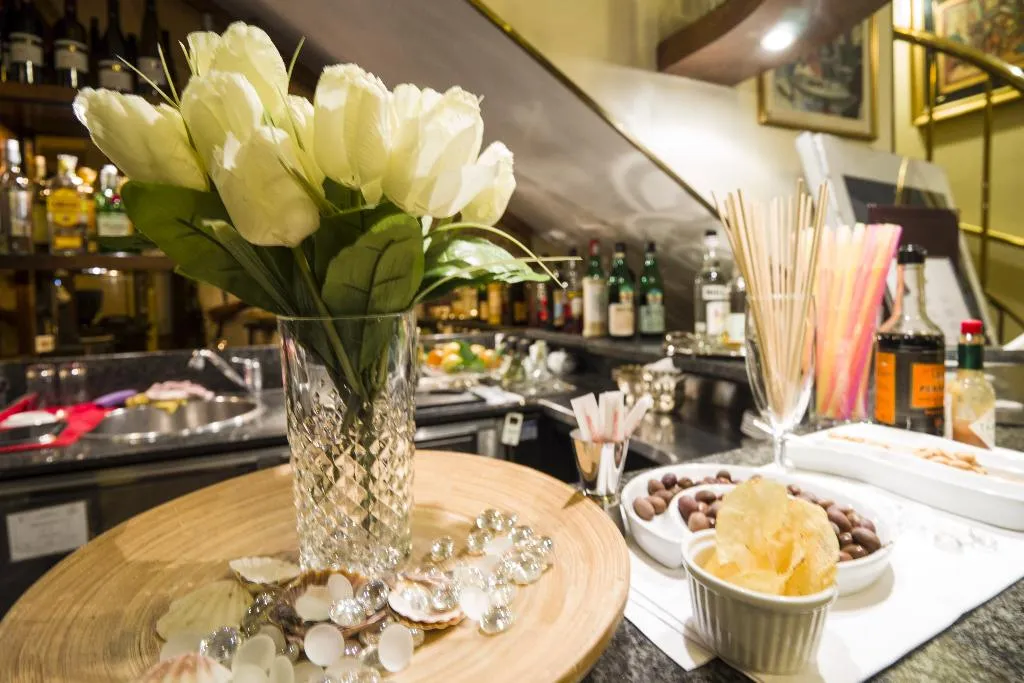 Bar, Carrobbio, Milan