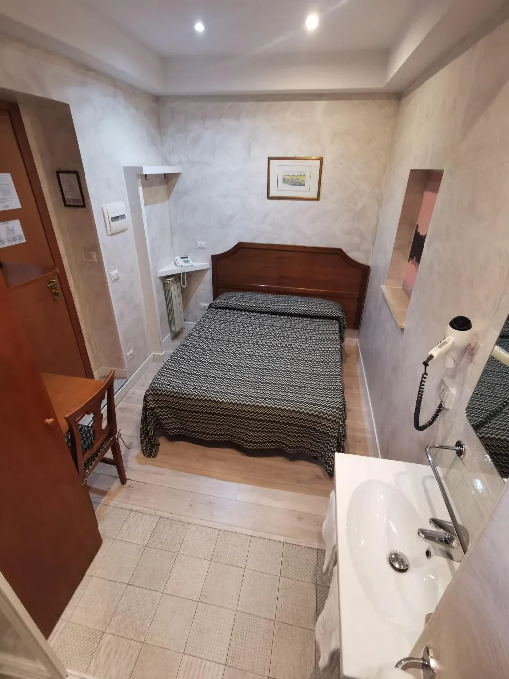 Room, Fiori, Rome