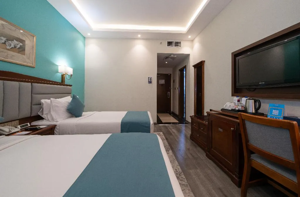 Double or Twin STANDARD Room, Howard Johnson Bur Dubai, Dubai