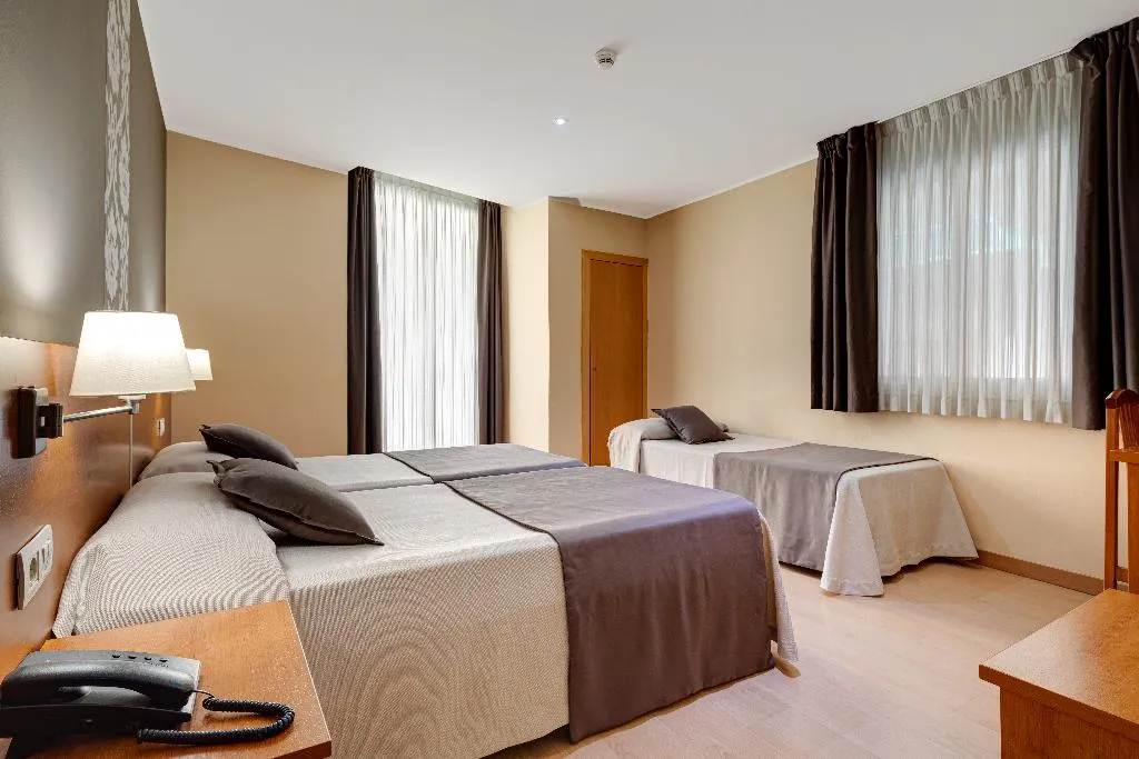 TRIPLE STANDARD Room, Catalunya, Barcelona