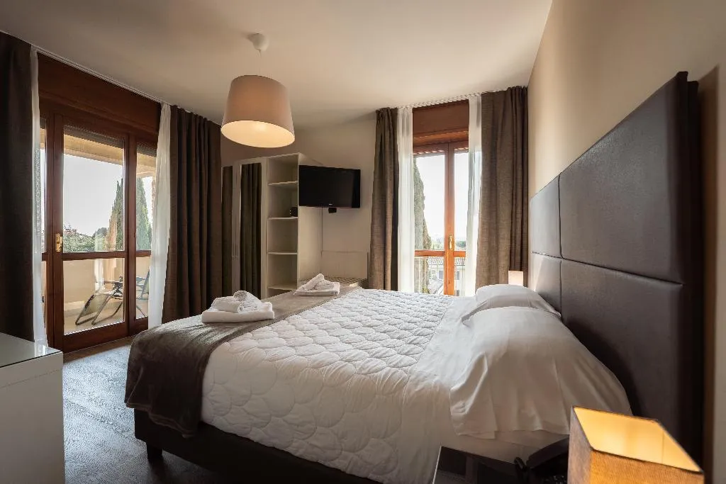 SUITE LUXURY Room, Hotel Gardenia Sirmione, Milan