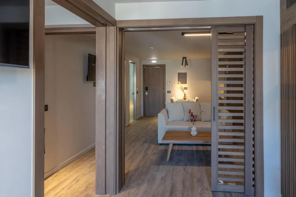 Room, Athens 507, Athens