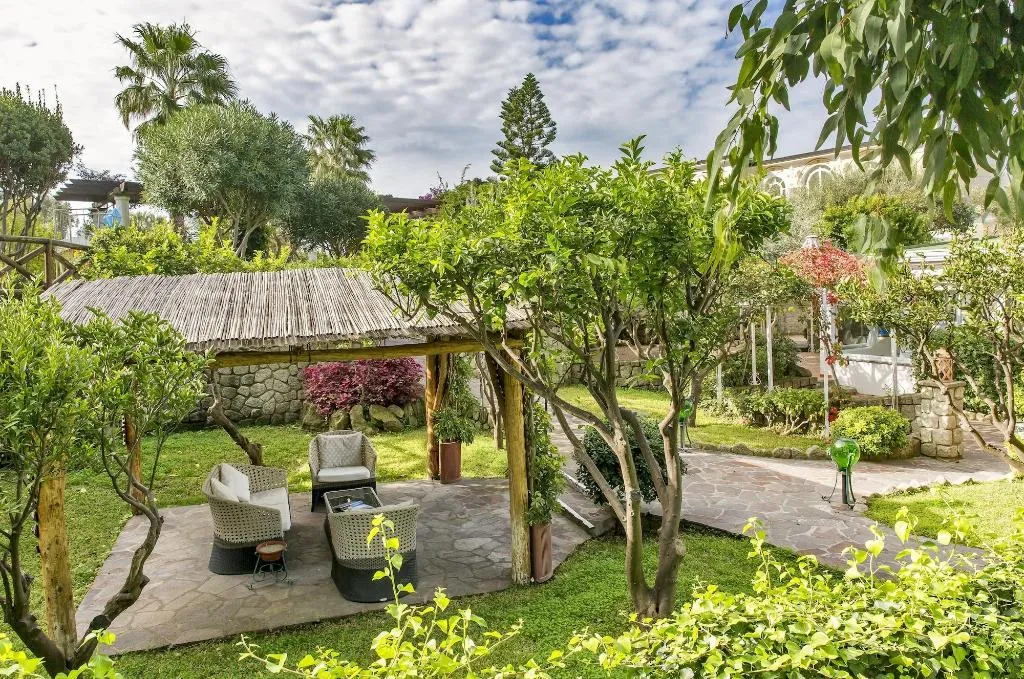 Terrace, Hotel Tritone Resort & Spa, Naples