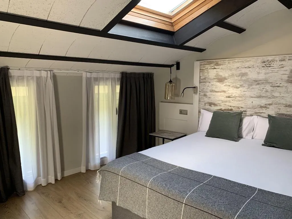 Room, Cims de Camprodon, Barcelona