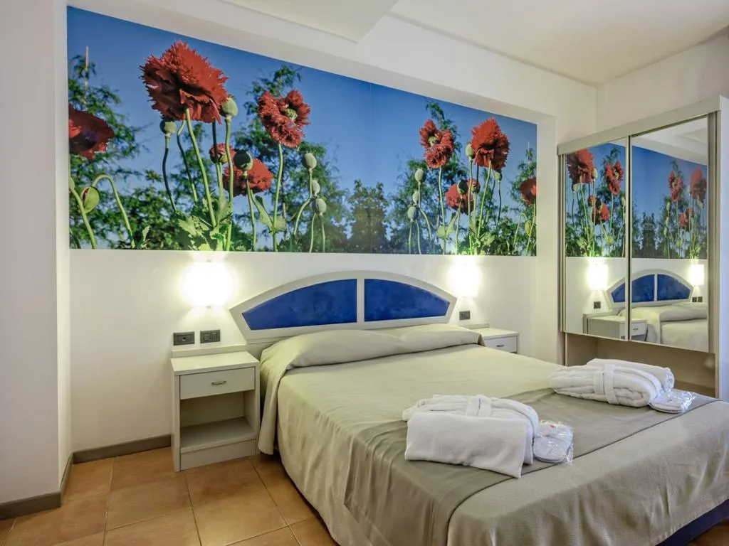 Double or Twin SIDE SEA VIEW WITH BALCONY Room, Antares, Catania